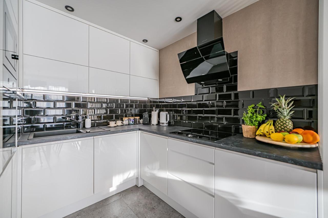 Apartment 24H With Free Garage And Ac Jagielly 5 Wrocław Exteriör bild